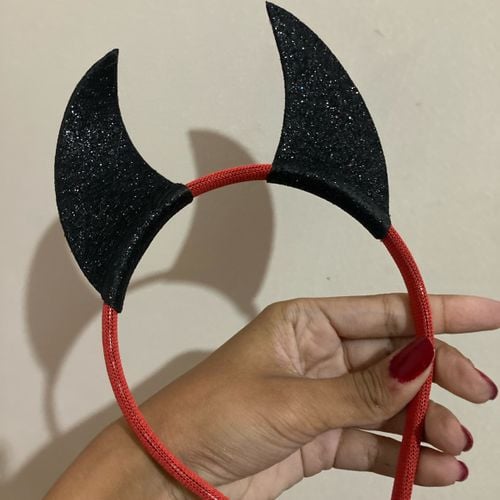 tiara de diabinha arquinho fantasia carnaval preto e vermelho acessorios feminino 96727377?action_source=67456&ref=home_home&rsp=1&rspix=1