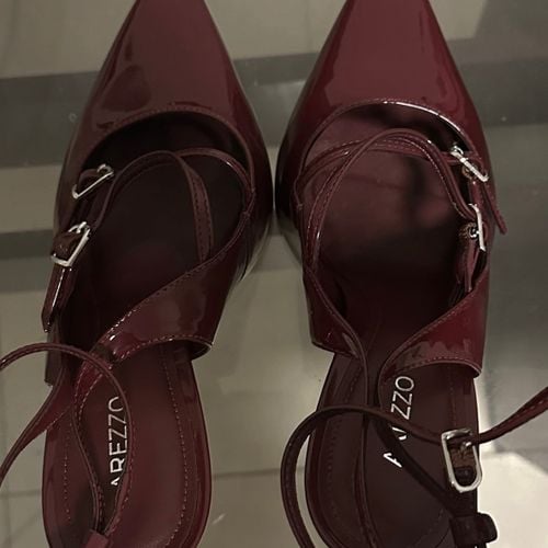 scarpin arezzo salto fino vermelho 38 calca tbm 37 147625800?action_source=63593&ref=home_home&rsp=1&rspix=1