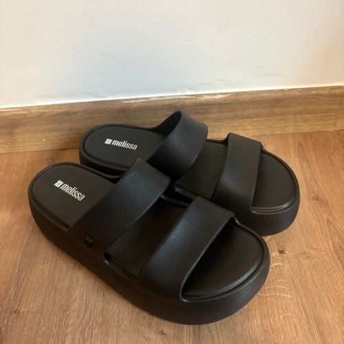 sandalia melissa free line platform preta 150578111?action_source=76405&ref=home_home&rsp=1&rspix=1