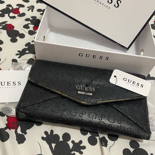 carteira guess buoso slg preta 140033393?action_source=70655&ref=home_home&rsp=1&rspix=1