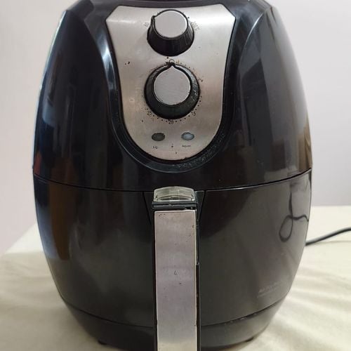 air fryer britania preta 220v 143075215?action_source=73460&ref=home_home&rsp=1&rspix=1