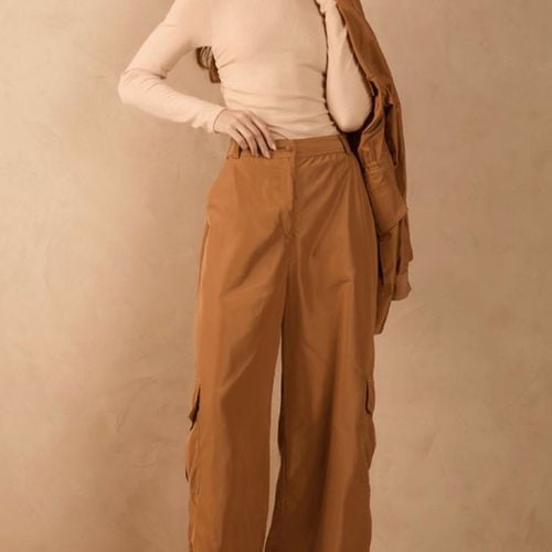 calca utilitaria cargo dress to caramelo pp 139230400?action_source=69863&ref=home_home&rsp=1&rspix=1