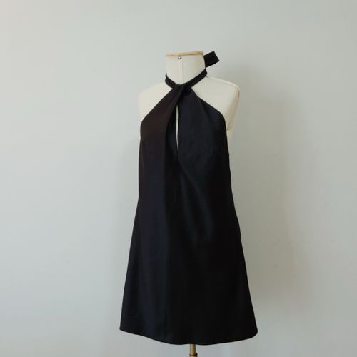 vestido curto preto frente unica p 147640550?action_source=74549&ref=home_home&rsp=1&rspix=1