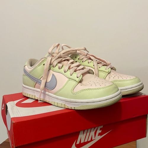 nike dunk pastel 106674355?action_source=31946&ref=home_home&rsp=1&rspix=1