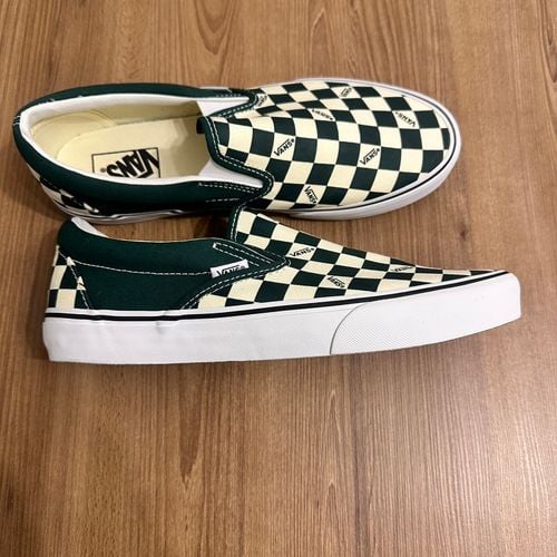 tenis vans slip on verde musgo 34 144533144?action_source=31946&ref=home_home&rsp=1&rspix=1
