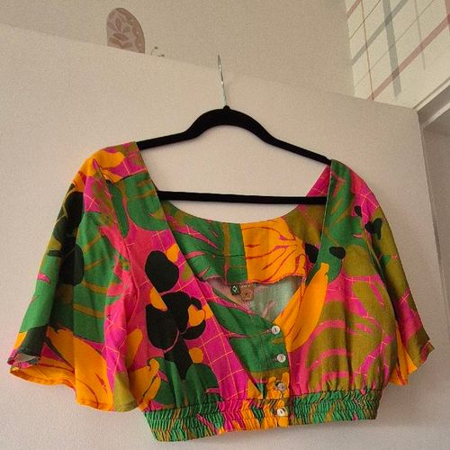 blusa farm 128200099?action_source=67222&ref=home_home&rsp=1&rspix=1