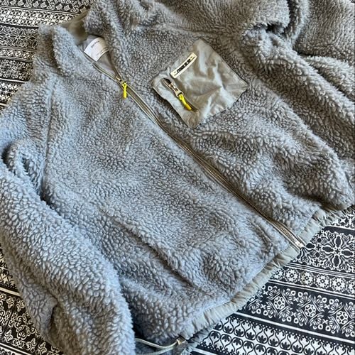 jaqueta cinza 134197155?action_source=69599&ref=home_home&rsp=1&rspix=1