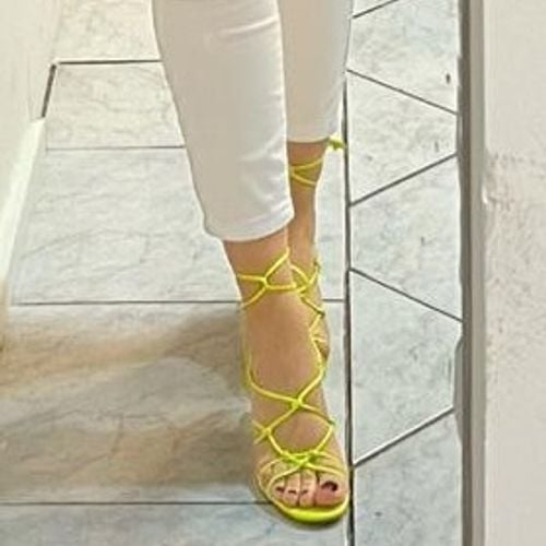 sandalia de tiras 134981817?action_source=64649&ref=home_home&rsp=1&rspix=1