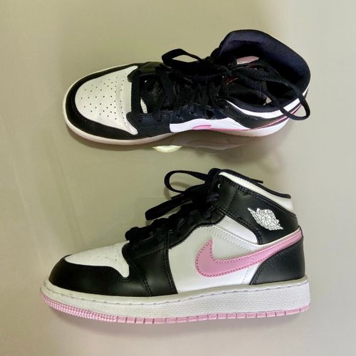 nike air jordan 1 mid white light arctic pink 121305335?action_source=69863&ref=home_home&rsp=1&rspix=1
