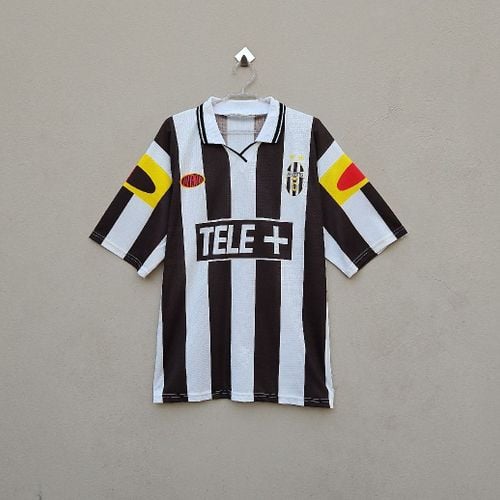 camisa juventus vintage 128222176?action_source=66496&ref=home_home&rsp=1&rspix=1
