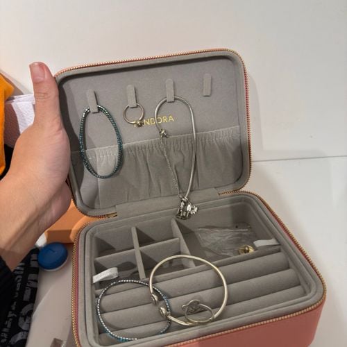 porta joias pandora 126197778?action_source=67326&ref=home_home&rsp=1&rspix=1