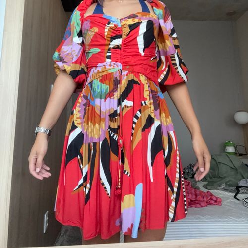 vestido curto estampado farm tamanho m 138469889?action_source=31319&ref=home_home&rsp=1&rspix=1