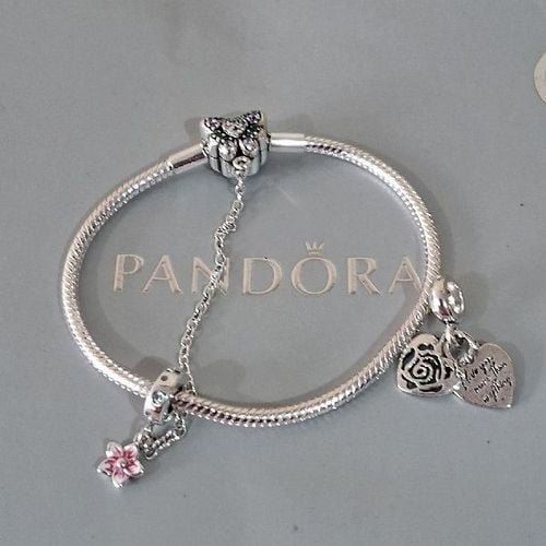 linda pulseira de prata 925 132100691?action_source=67326&ref=home_home&rsp=1&rspix=1