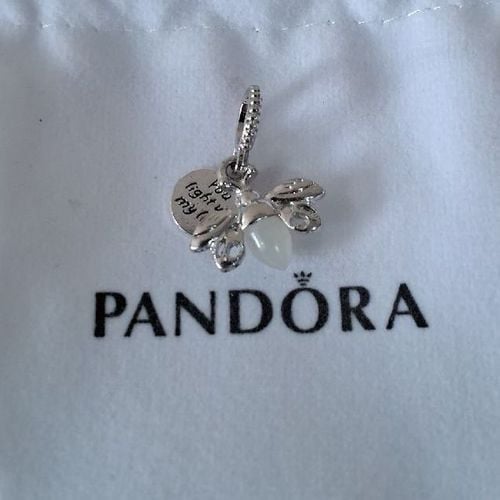 berloque vaga lume brilha no escuro 132639379?action_source=67326&ref=home_home&rsp=1&rspix=1