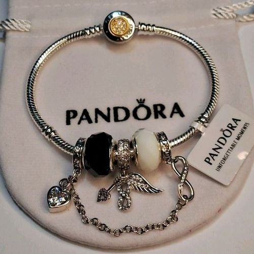lindissima pulseira pandora em prata 925 146536572?action_source=67326&ref=home_home&rsp=1&rspix=1