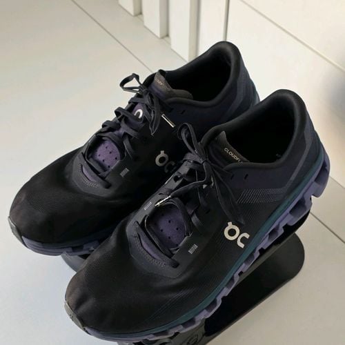 tenis on running cloudflow 4 preto 141998590?action_source=76398&ref=home_home&rsp=1&rspix=1