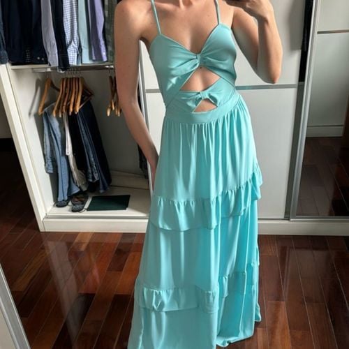 vestido longo madrinha 128898055?action_source=64649&ref=home_home&rsp=1&rspix=1