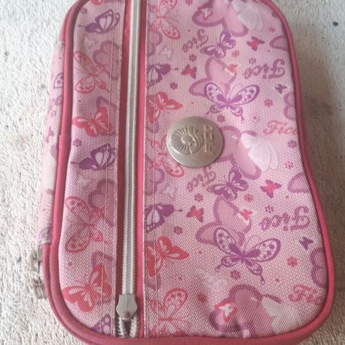 estojo feminino escolar ou para maquiagem 114645962?action_source=67388&ref=home_home&rsp=1&rspix=1