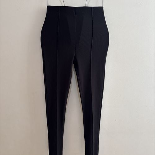 legging zara montaria preta p com pezinho 151153253?action_source=76396&ref=home_home&rsp=1&rspix=1