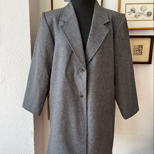 casaco vintage alongado cinza feltro 48 feminino 140935043?action_source=70522&ref=home_home&rsp=1&rspix=1