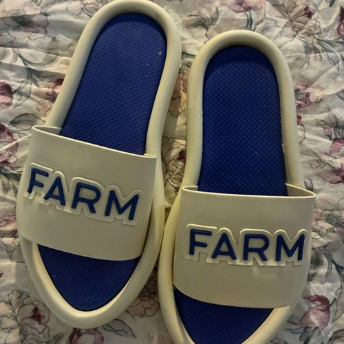 chinelo slider farm rio branco e azul 37 149565730?action_source=75772&ref=home_home&rsp=1&rspix=1
