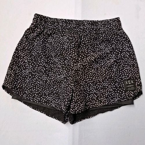 short bermuda com compreensao esportivo scream estampado preto e branco treino academia 151955641?action_source=75018&ref=home_home&rsp=1&rspix=1