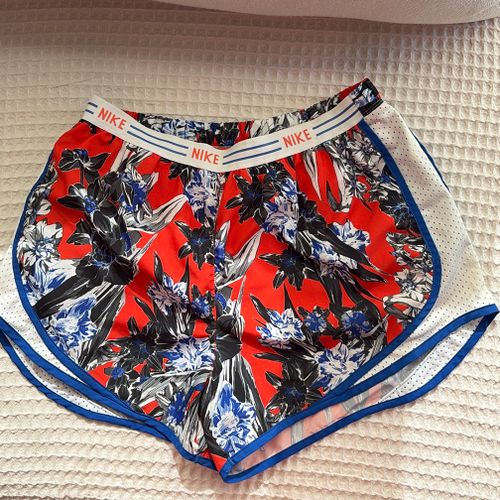 short nike dri fit 133617255?action_source=64649&ref=home_home&rsp=1&rspix=1