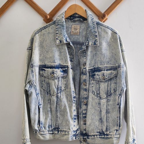 jaqueta jeans vintage bershka tamanho xs xp 116244108?action_source=69599&ref=home_home&rsp=1&rspix=1