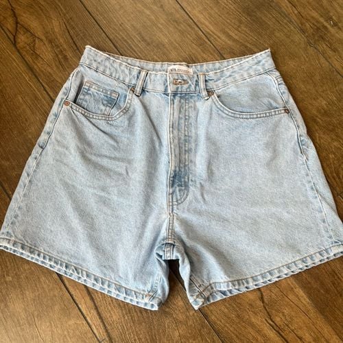 bermuda jeans zara eur 42 veste 40 150611763?action_source=67222&ref=home_home&rsp=1&rspix=1