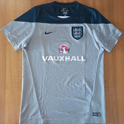 camisa original 2014 selecao inglaterra nike treino tamanho m 141966864?action_source=73889&ref=home_home&rsp=1&rspix=1