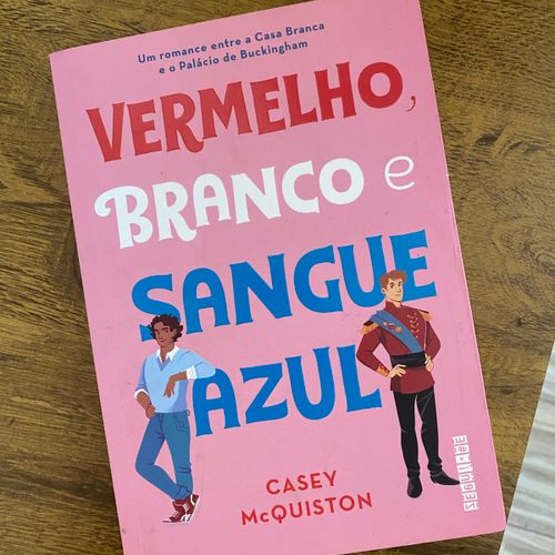livro vermelho branco e sangue azul casey mcquiston 145795200?action_source=76402&ref=home_home&rsp=1&rspix=1