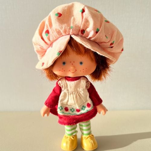 boneca moranguinho original anos 80 item de colecionador raro 142015927?action_source=72107&ref=home_home&rsp=1&rspix=1