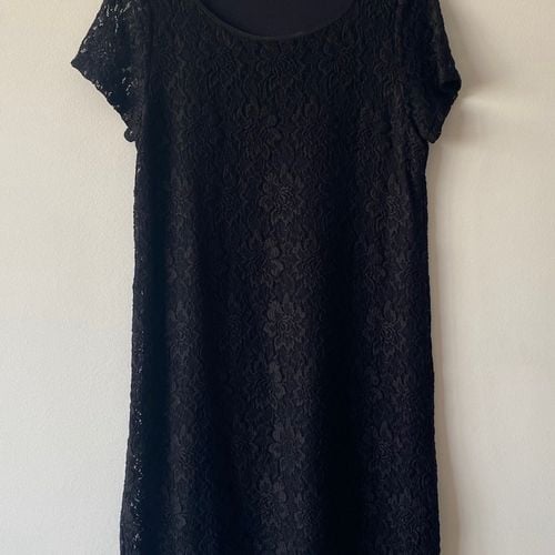 vestido le lis blanc renda preto g 148301178?action_source=74549&ref=home_home&rsp=1&rspix=1