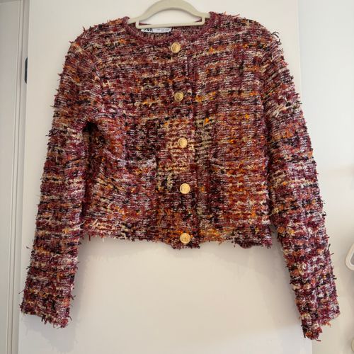 casaqueto zara tweed vermelho p 152190601?action_source=74123&ref=home_home&rsp=1&rspix=1