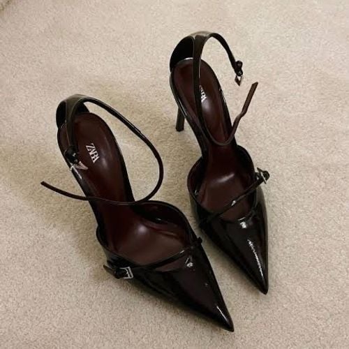 scarpin zara verniz preto salto fino 137325082?action_source=68872&ref=home_home&rsp=1&rspix=1