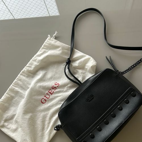 bolsa guess 129324807?action_source=70655&ref=home_home&rsp=1&rspix=1