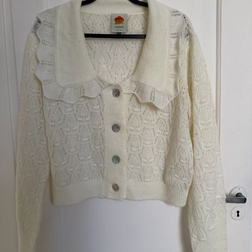 cardigan farm rio knitwear branco 142710068?action_source=71711&ref=home_home&rsp=1&rspix=1