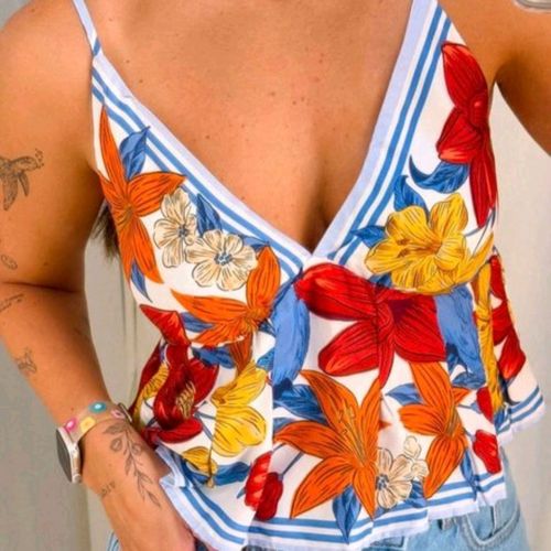 cropped estampado floral 139065467?action_source=75868&ref=home_home&rsp=1&rspix=1