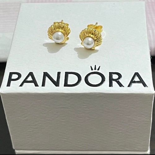 brinco pandora pequena sereia 152556960?action_source=67326&ref=home_home&rsp=1&rspix=1