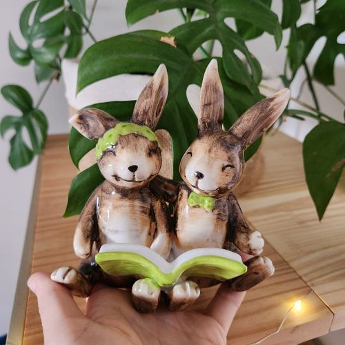 porcelana enfeite de casa coelhinhos leitores casal adorno chique westwing pascoa 137885397?action_source=69170&ref=home_home&rsp=1&rspix=1