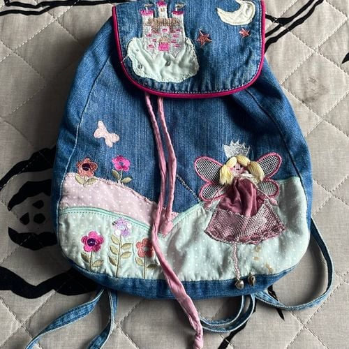 mini mochila em jeans 130497418?action_source=66794&ref=home_home&rsp=1&rspix=1