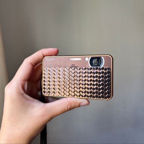 cybershot sony touch screen rara 123200174?action_source=31319&ref=home_home&rsp=1&rspix=1