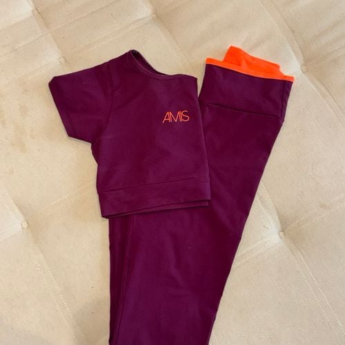 conjunto de academia amis p seminova 148539930?action_source=75018&ref=home_home&rsp=1&rspix=1