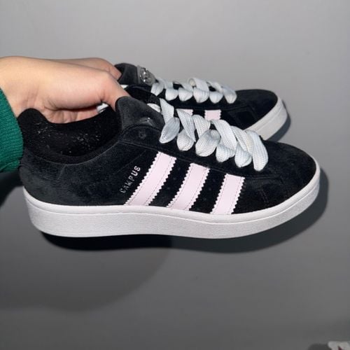 tenis adidas campus preto e rosa 147420334?action_source=72767&ref=home_home&rsp=1&rspix=1