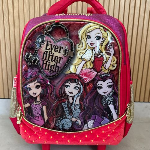 mochila de rodinhas grande ever after high sestini tam g em excelente estado e com pouquissimo uso 113356009?action_source=67388&ref=home_home&rsp=1&rspix=1