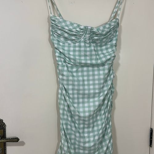 vestido bynv tryia 125613975?action_source=63594&ref=home_home&rsp=1&rspix=1