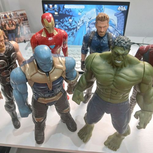 lote 6 bonecos vingadores marvel 141170823?action_source=72107&ref=home_home&rsp=1&rspix=1