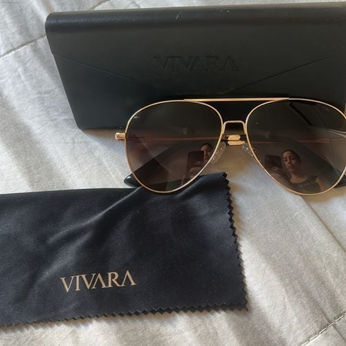 oculos de sol vivara aviador dourado 149192470?action_source=67326&ref=home_home&rsp=1&rspix=1