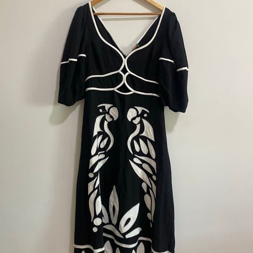 vestido farm bordado cutwork 136213495?action_source=31319&ref=home_home&rsp=1&rspix=1