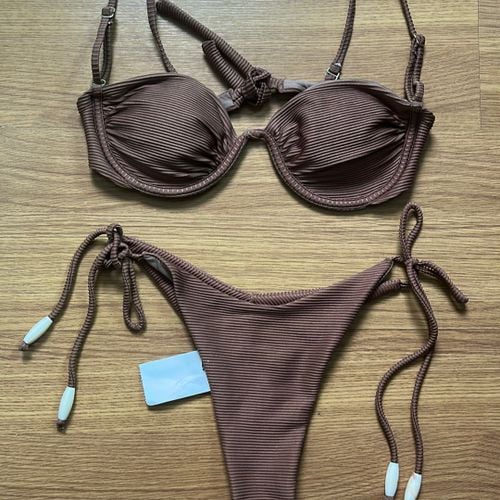 biquini marrom com pedraria 136321971?action_source=68477&ref=home_home&rsp=1&rspix=1